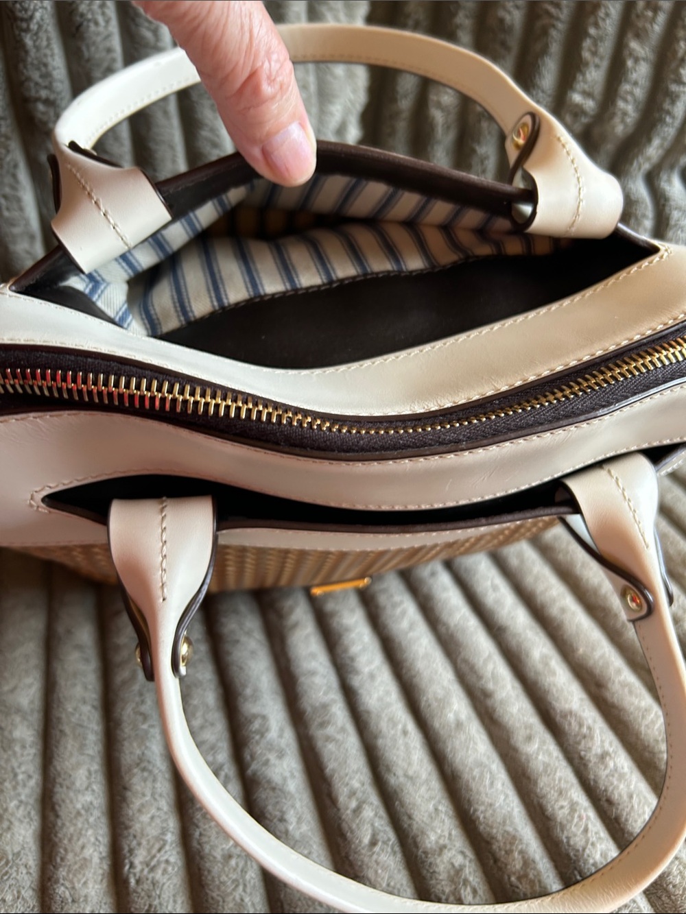 Dooney & Bourke 1975 Beacon Collection Woven Domed Satchel NWOT White Leather - Picture 8 of 16
